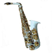 SAXOFON ALTO Eb BLANCO LLAVES DORADAS CENTURY